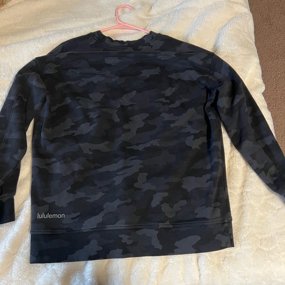 Lululemon Perfectly Oversized Crewneck in Black Camo